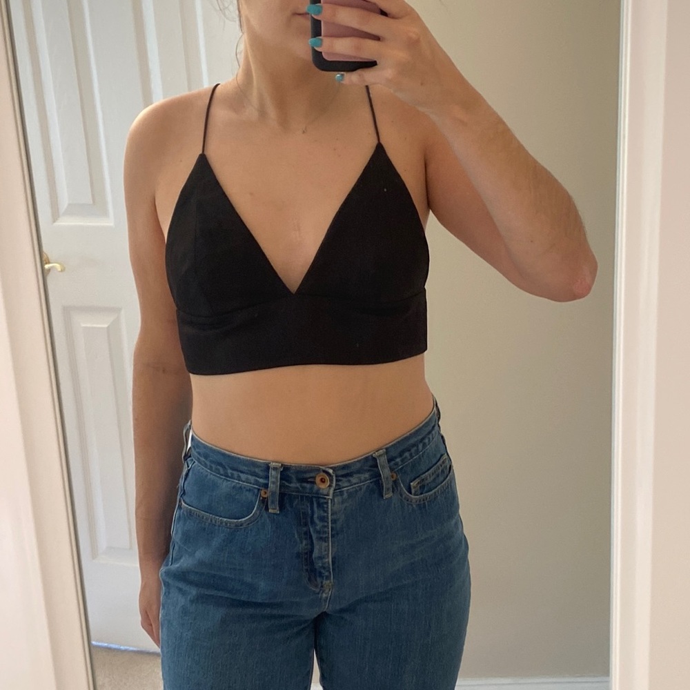 Toni triangle crop top.